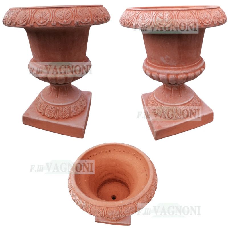 VASO A CALICE IN TERRACOTTA CM. 45X55 H.